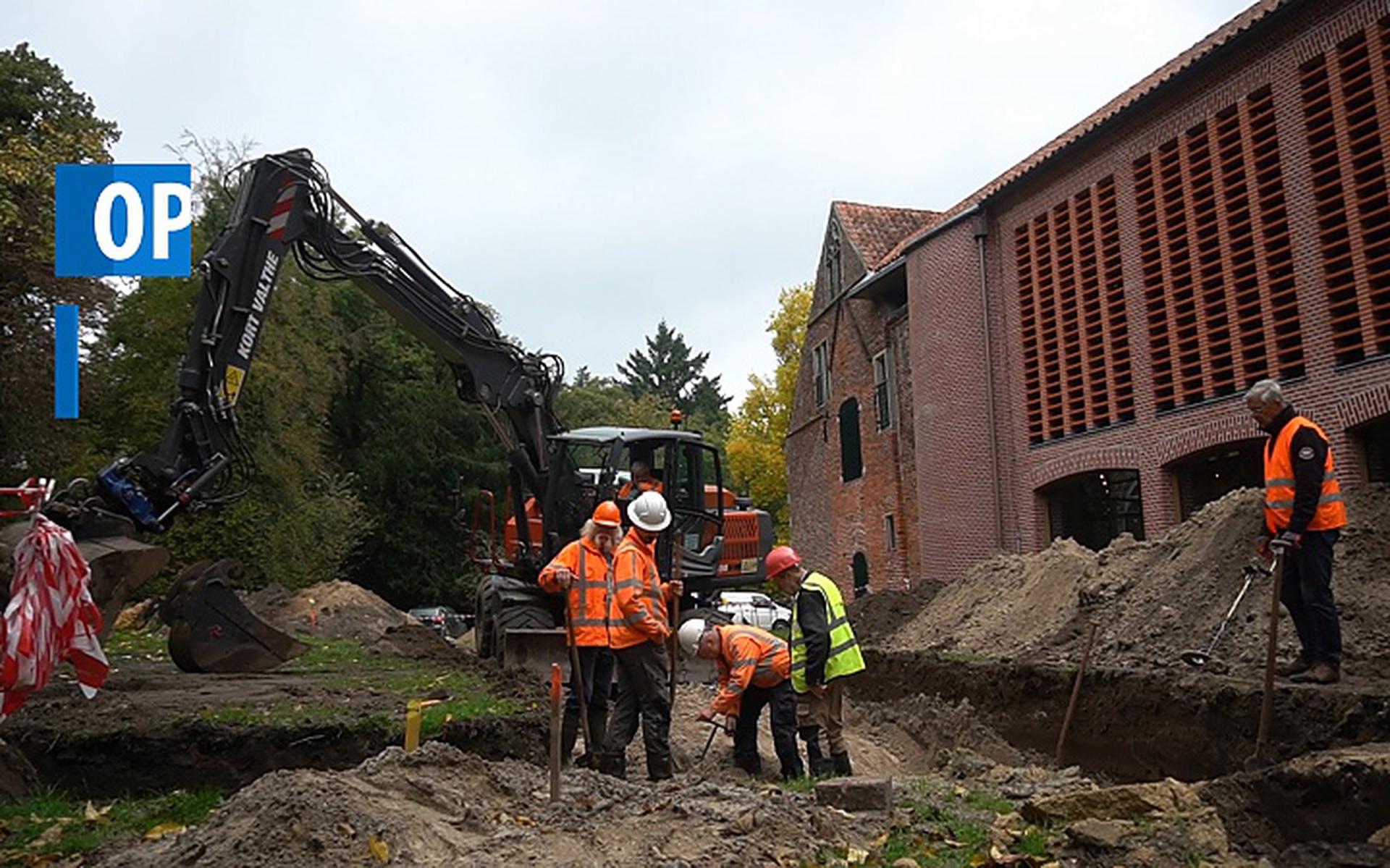 Archeologen Vinden Bij Het Klooster In Ter Apel Delen Van Pot Uit Het